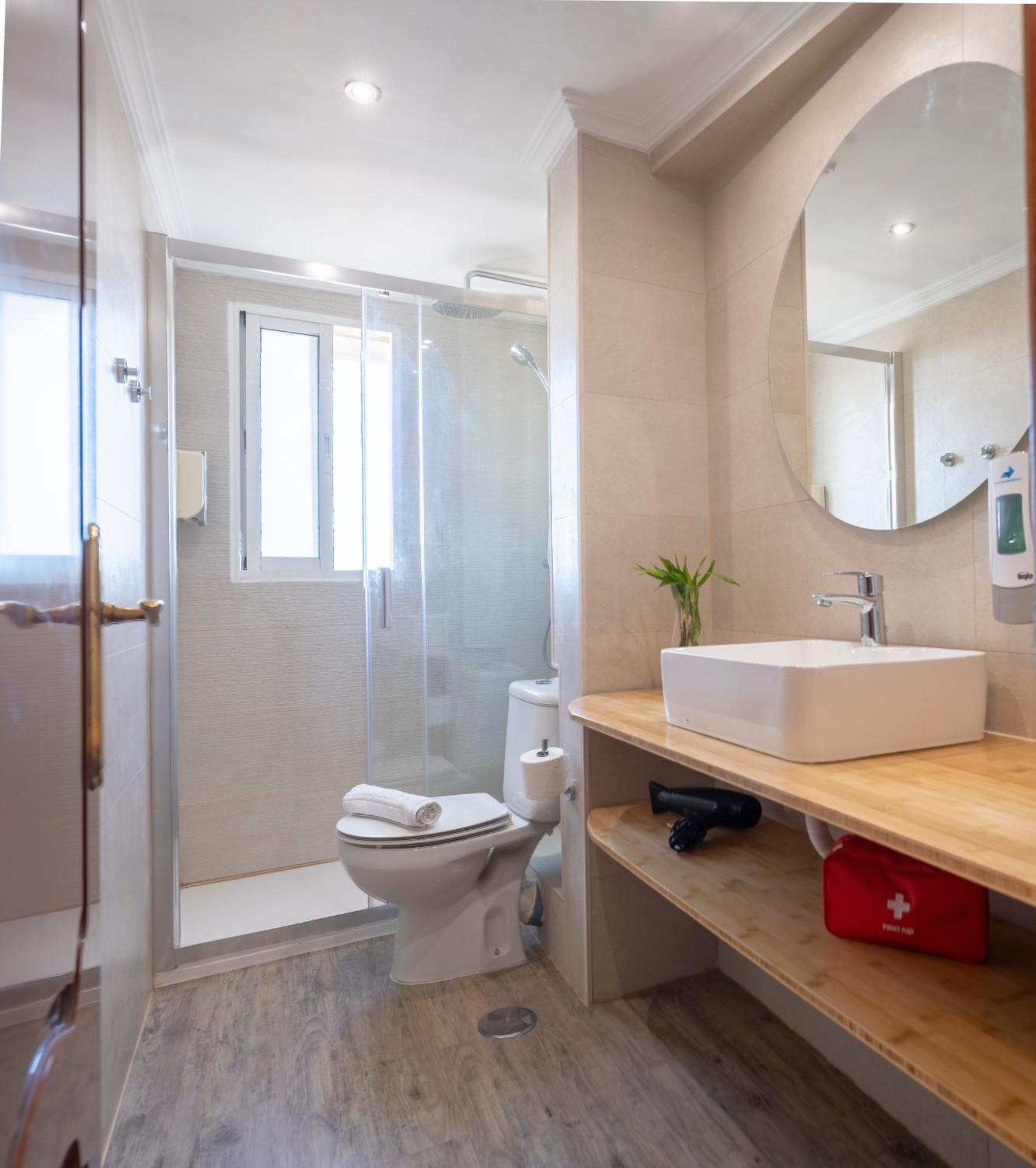 Malaga Center Flat Hospitality Apartment ภายนอก รูปภาพ