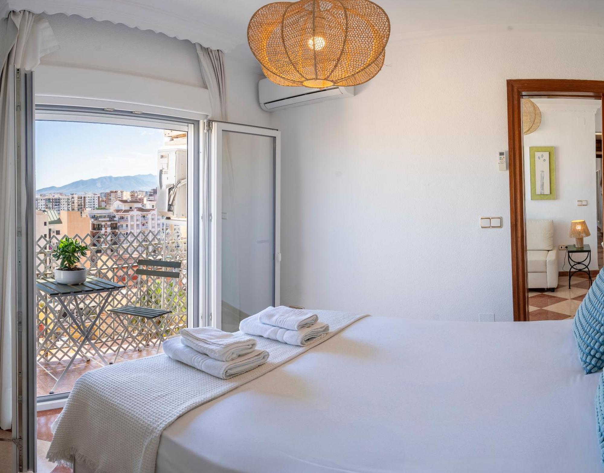 Malaga Center Flat Hospitality Apartment ภายนอก รูปภาพ
